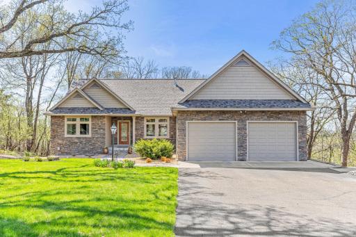 684 Cottage Lane, Hudson, WI 54016