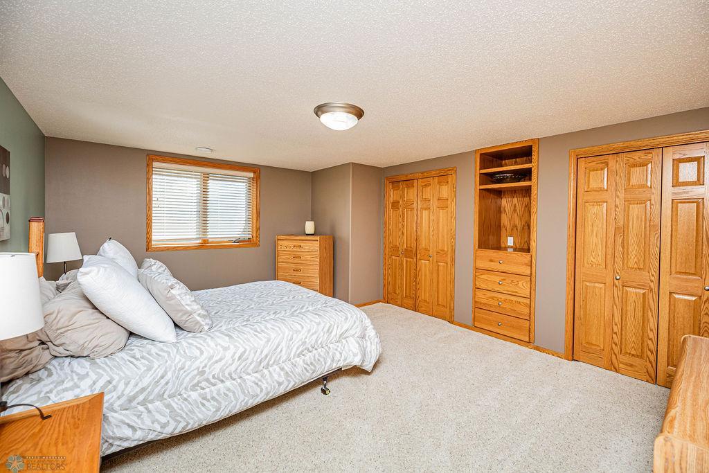 Bsmt 5th Bdrm 17.5' x 13'