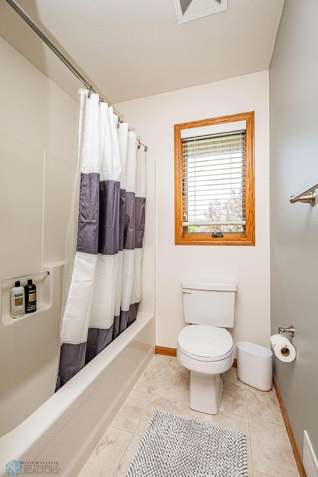 Jack and Jill Bath with Tub