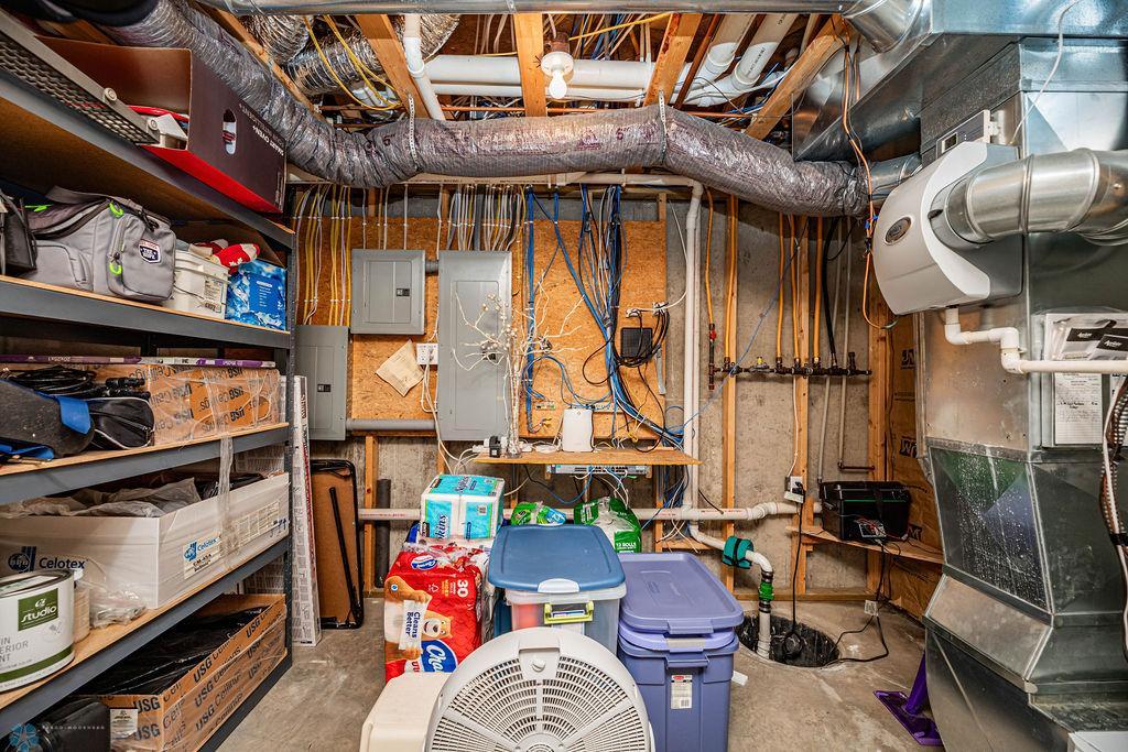 Storage Shelving Stays