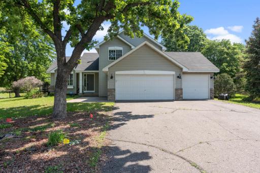 1507 Windsor Drive S, Shakopee, MN 55379