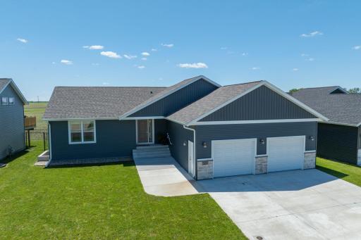 221 Wickfield Drive, Mankato, MN 56001