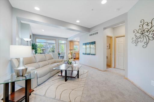 10741 Falling Water Ln #B, Woodbury, MN_22.jpg