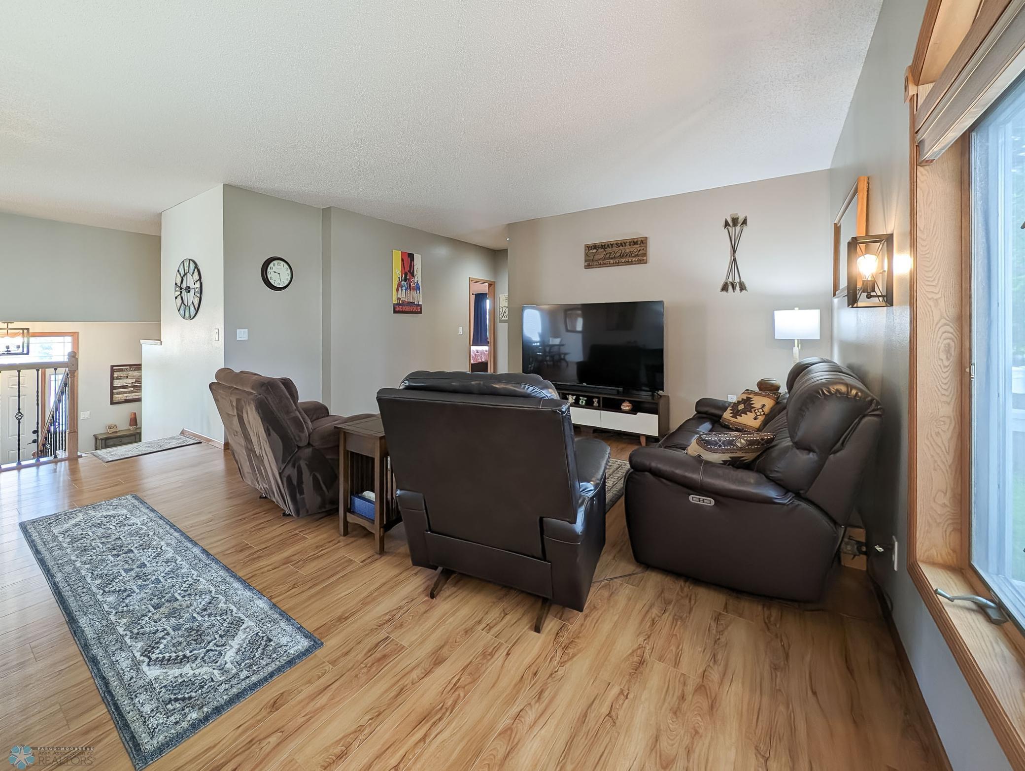 L2P015-143115424.jpg