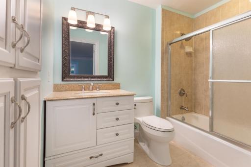 1535 Bavarian Shores Drive, Chaska, MN 55318