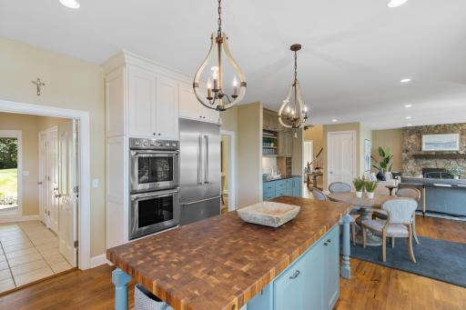 1535 Bavarian Shores Drive, Chaska, MN 55318