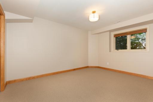 1535 Bavarian Shores Drive, Chaska, MN 55318