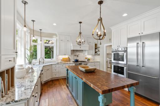 1535 Bavarian Shores Drive, Chaska, MN 55318