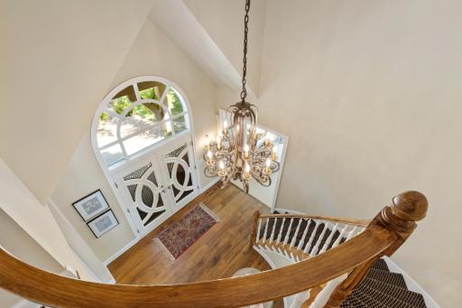 1535 Bavarian Shores Drive, Chaska, MN 55318