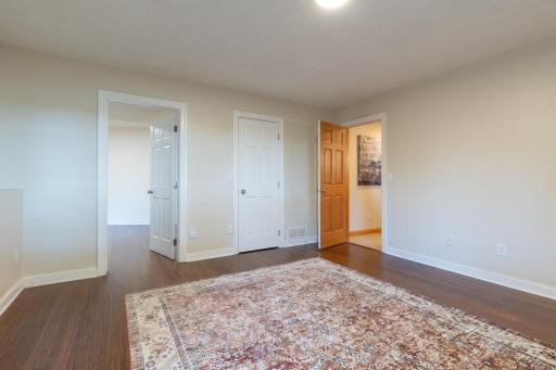 1535 Bavarian Shores Drive, Chaska, MN 55318