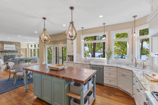 1535 Bavarian Shores Drive, Chaska, MN 55318