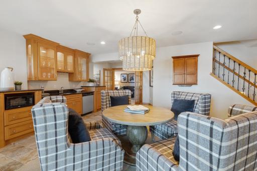 1535 Bavarian Shores Drive, Chaska, MN 55318