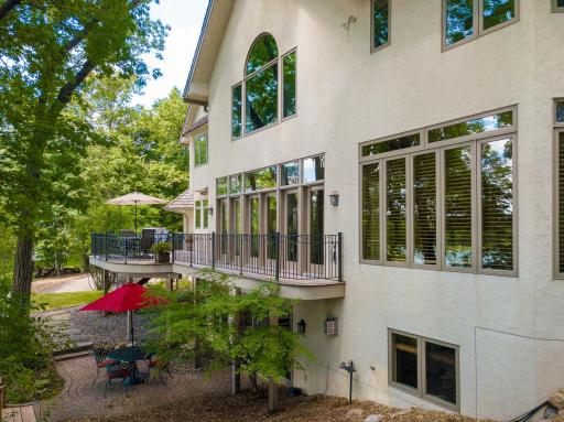 1535 Bavarian Shores Drive, Chaska, MN 55318