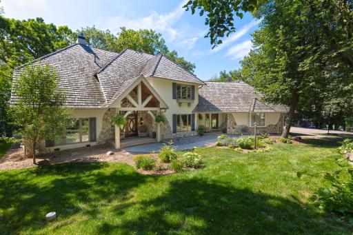 1535 Bavarian Shores Drive, Chaska, MN 55318