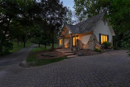 1535 Bavarian Shores Drive, Chaska, MN 55318
