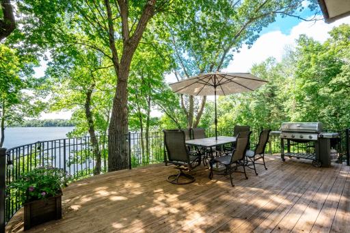 1535 Bavarian Shores Drive, Chaska, MN 55318