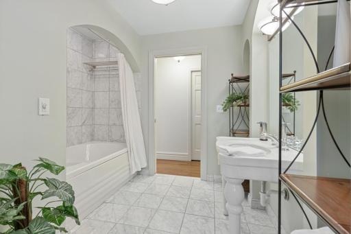 810 Smithtown Terrace, Excelsior, MN 55331