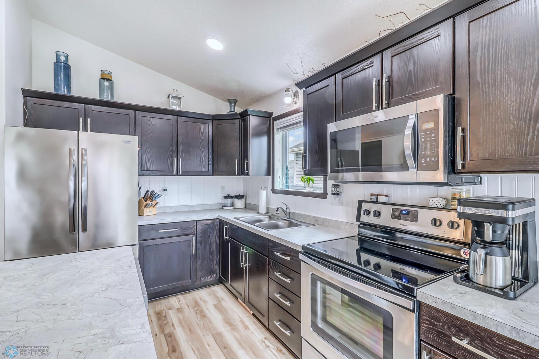 Kitchen (3).jpg