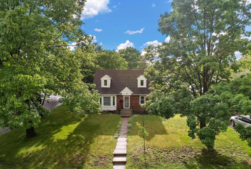 38 18th Avenue S, Hopkins, MN 55343