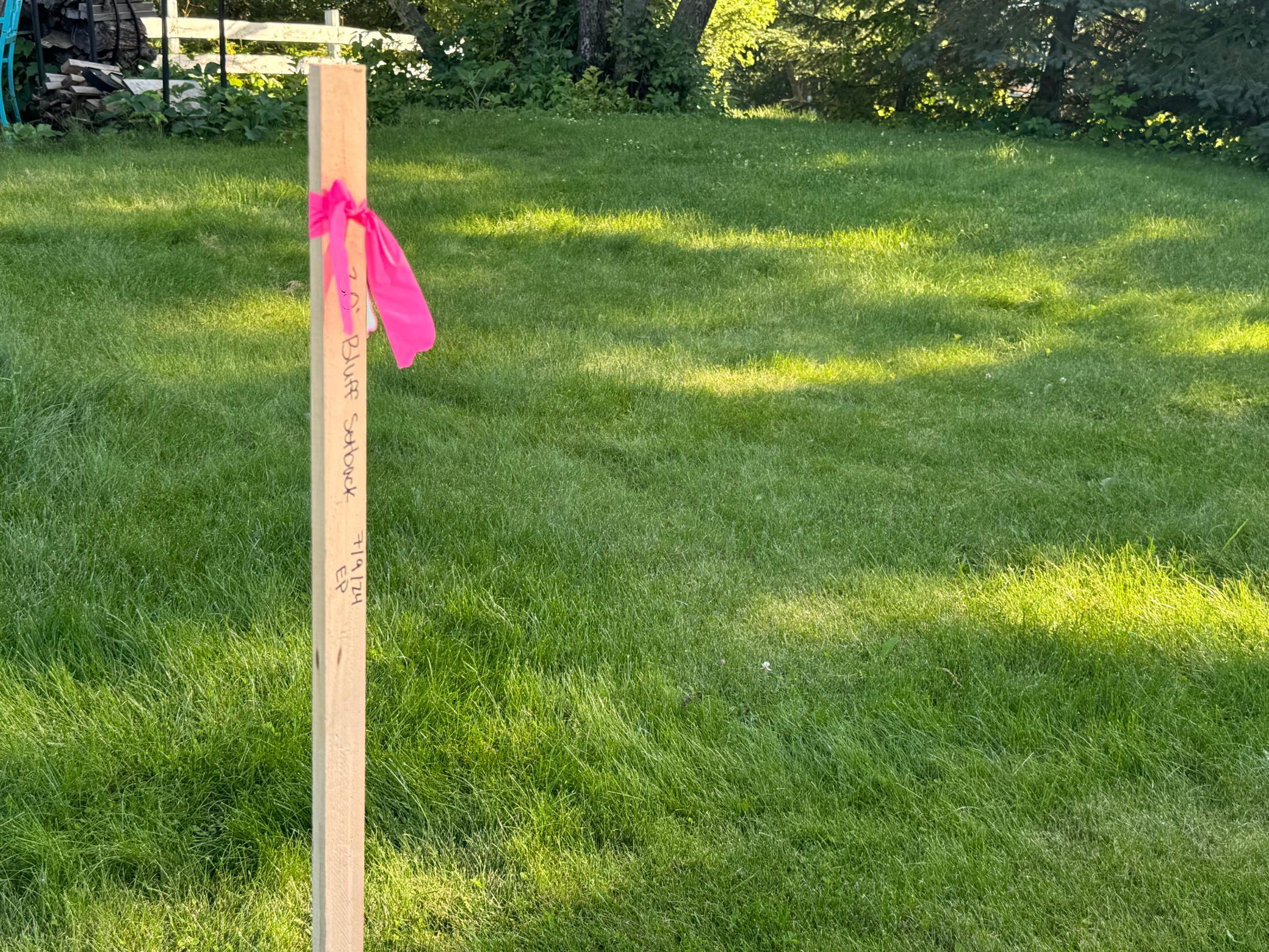 Set back and bluff marked by county office