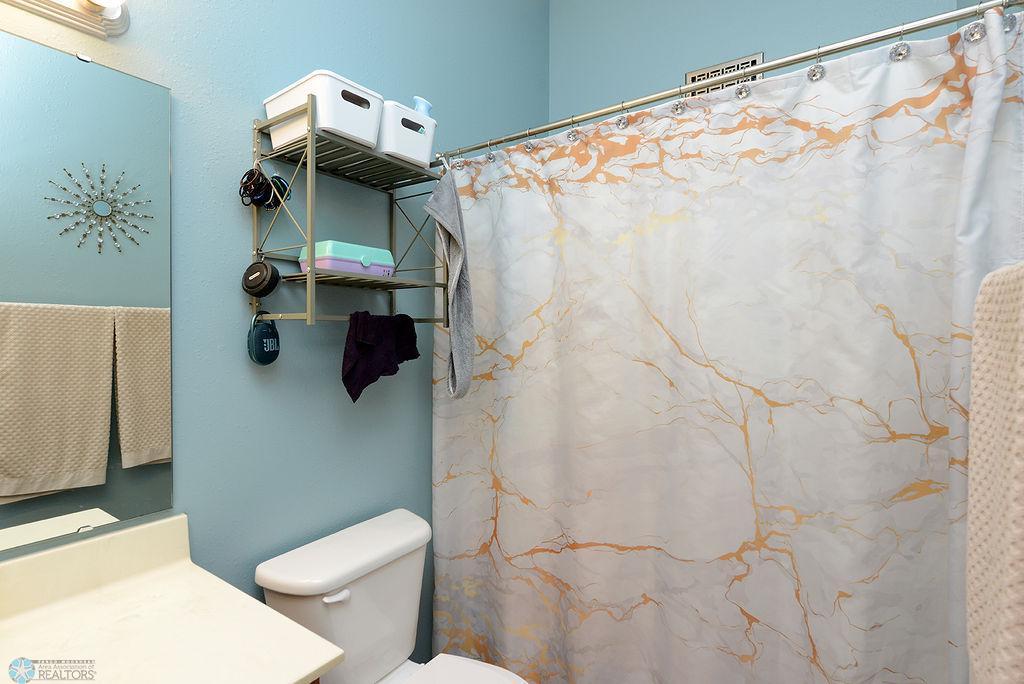 Upper Full Bath