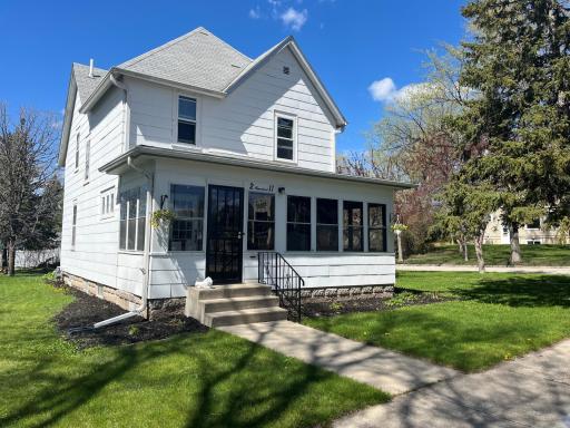 211 E 5th Street, Morris, MN 56267