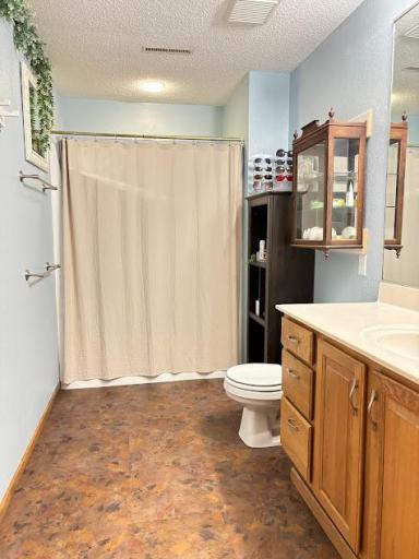 Full bathroom on the lower level between the 2 bedrooms.