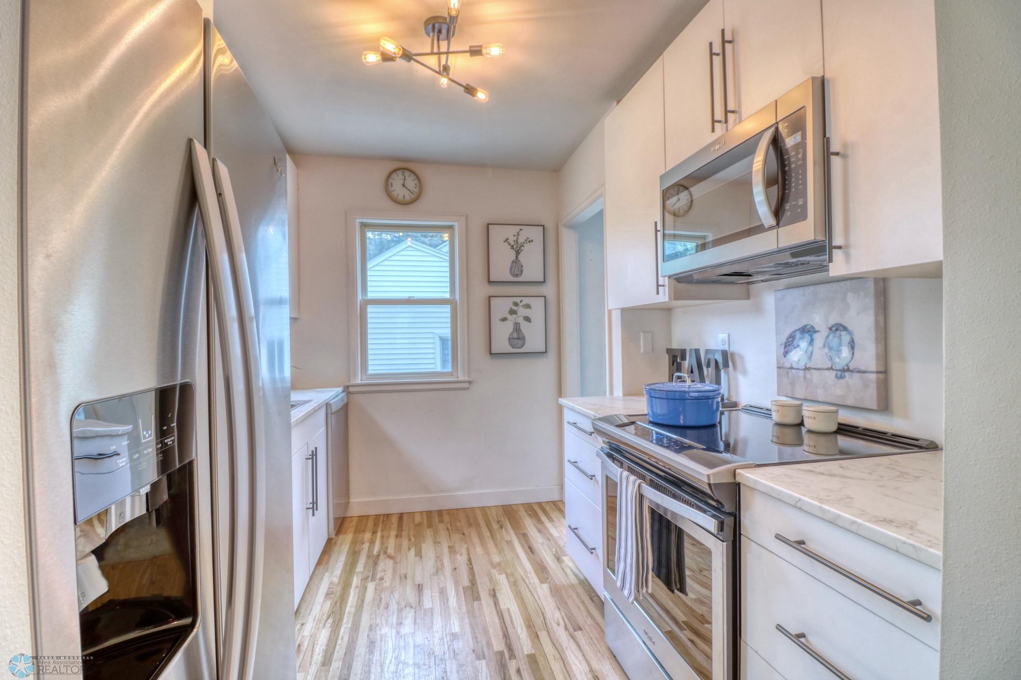 Kitchen1_3.jpg