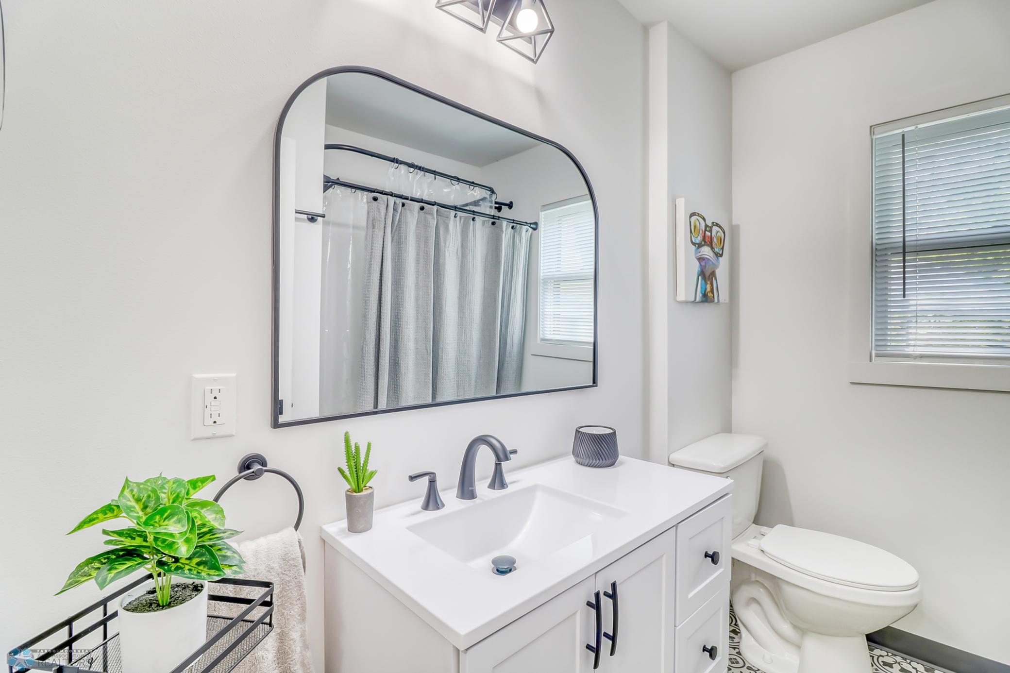 Bathroom1_1.jpg