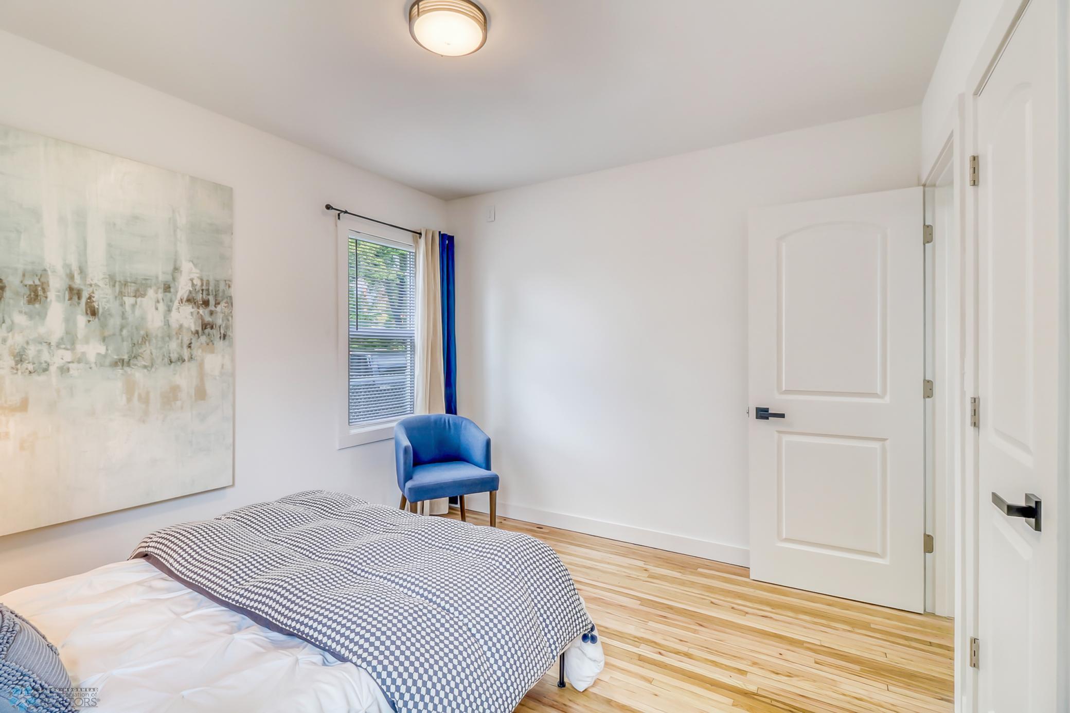 Bedroom2_2.jpg