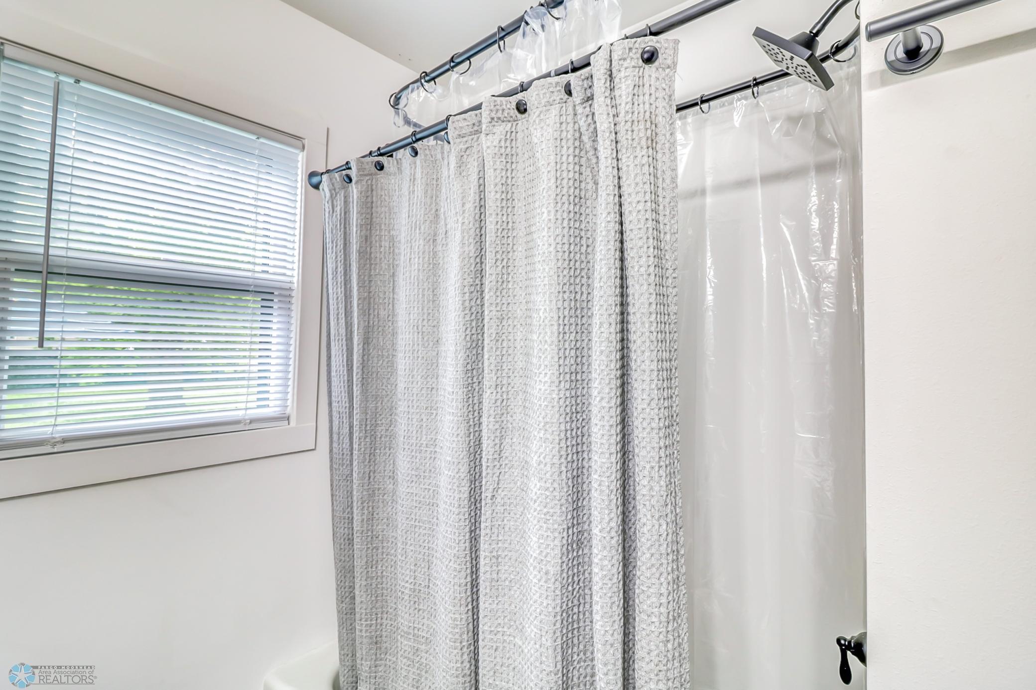 Bathroom1_2.jpg