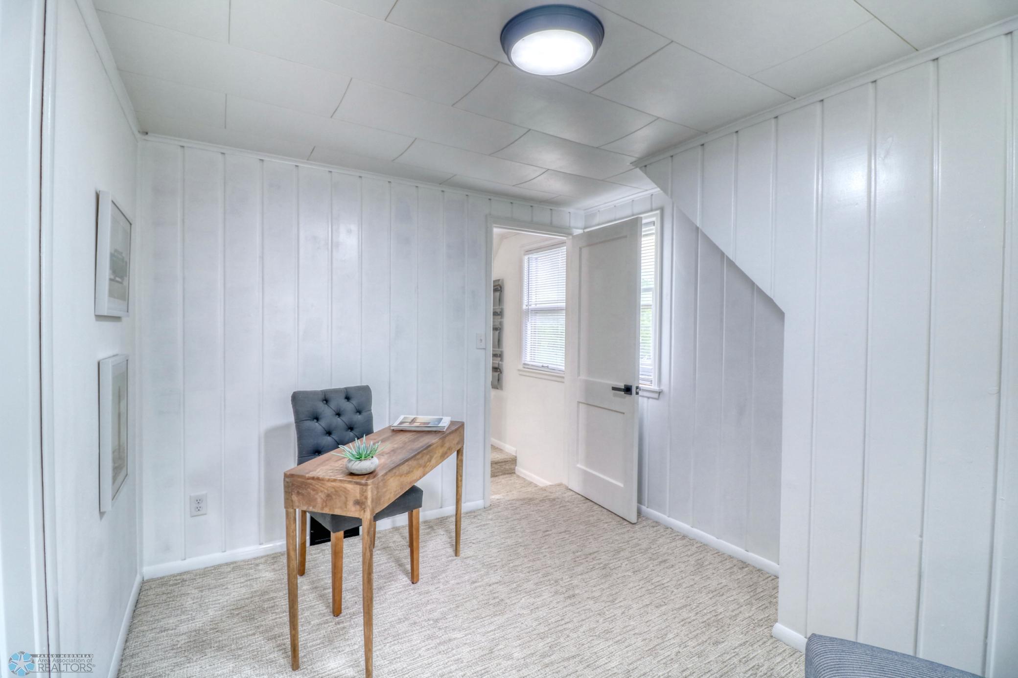 Upstairs Office1_2.jpg
