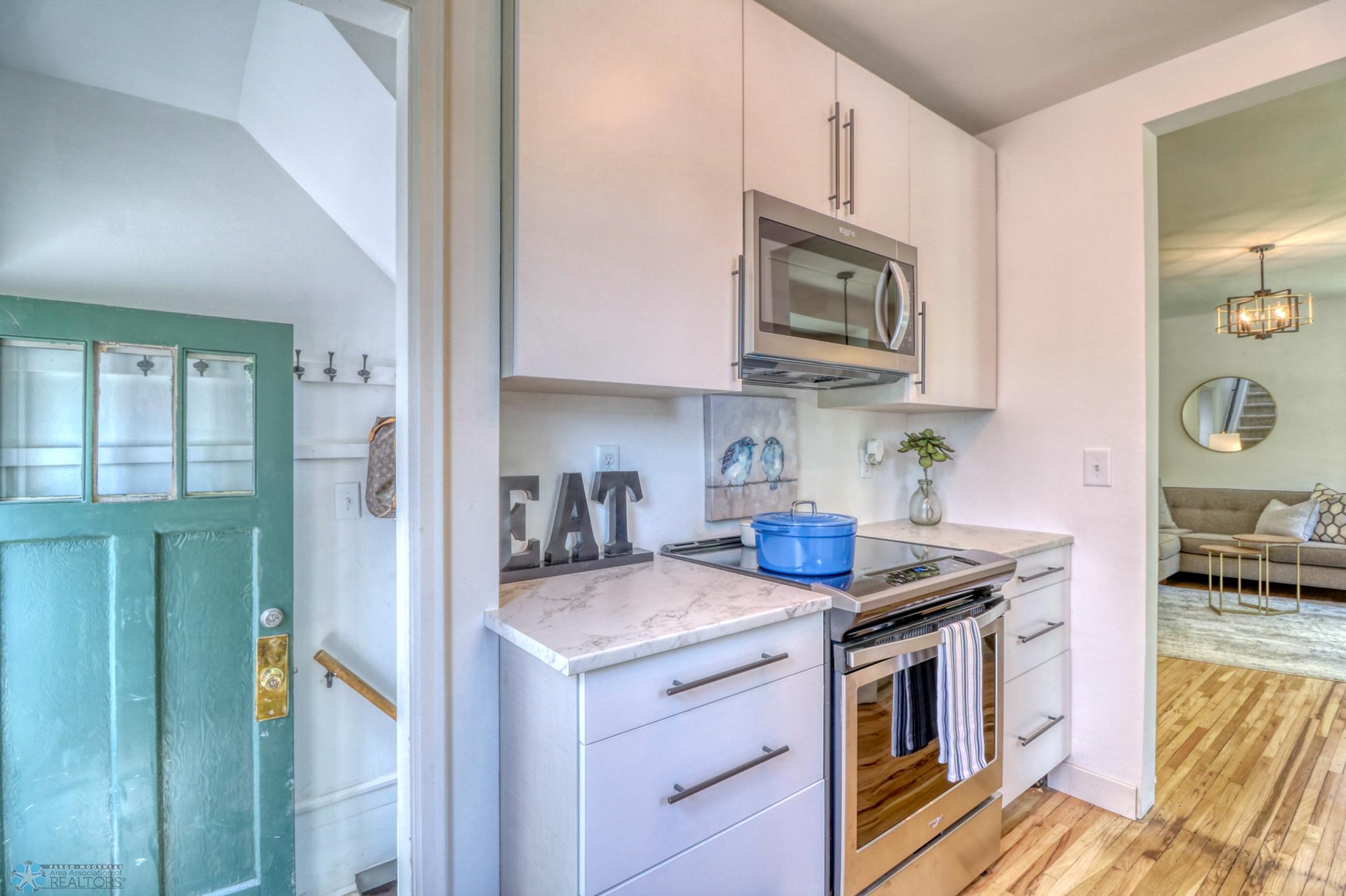 Kitchen1_2.jpg