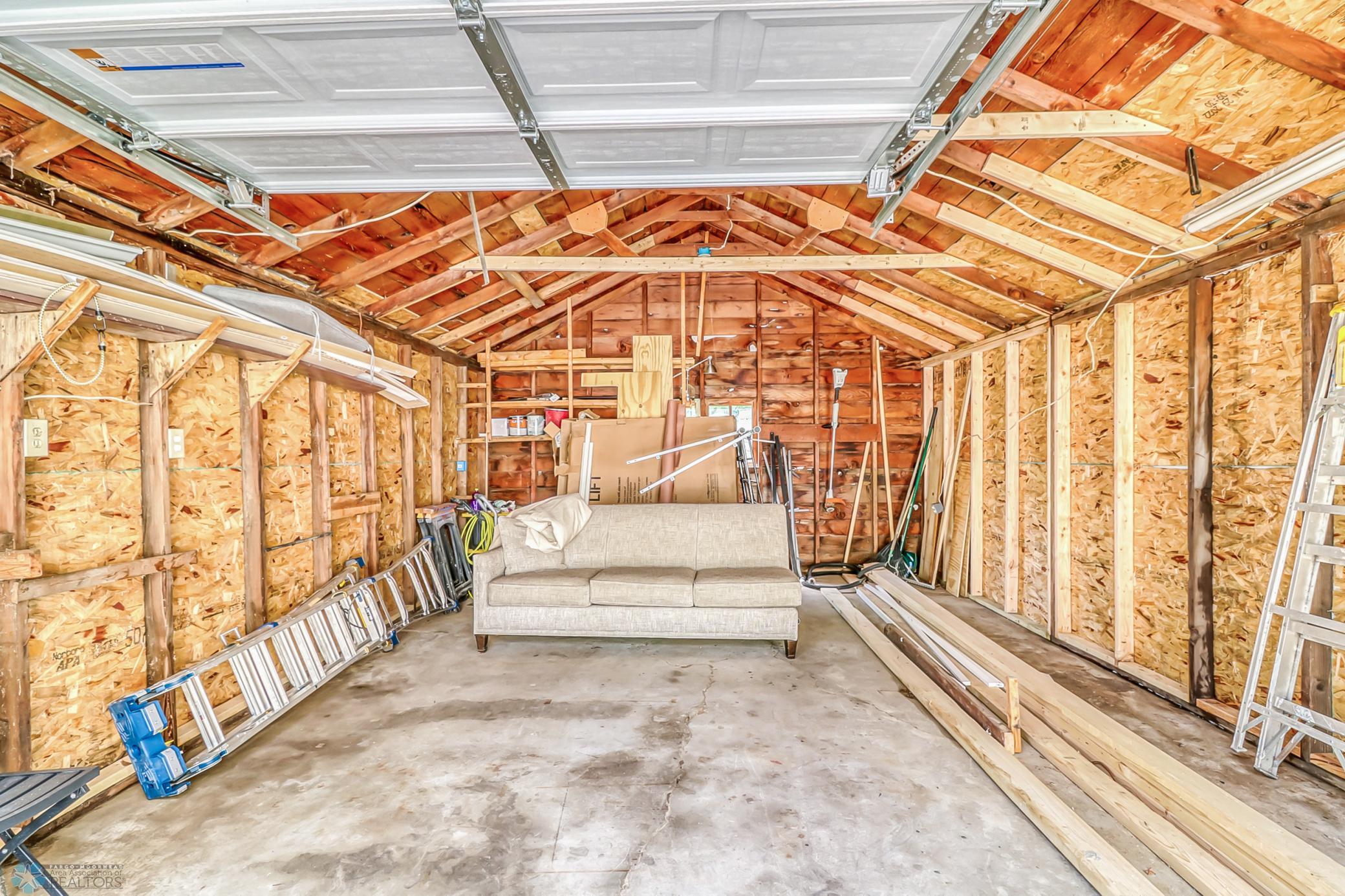 Garage_interior.jpg