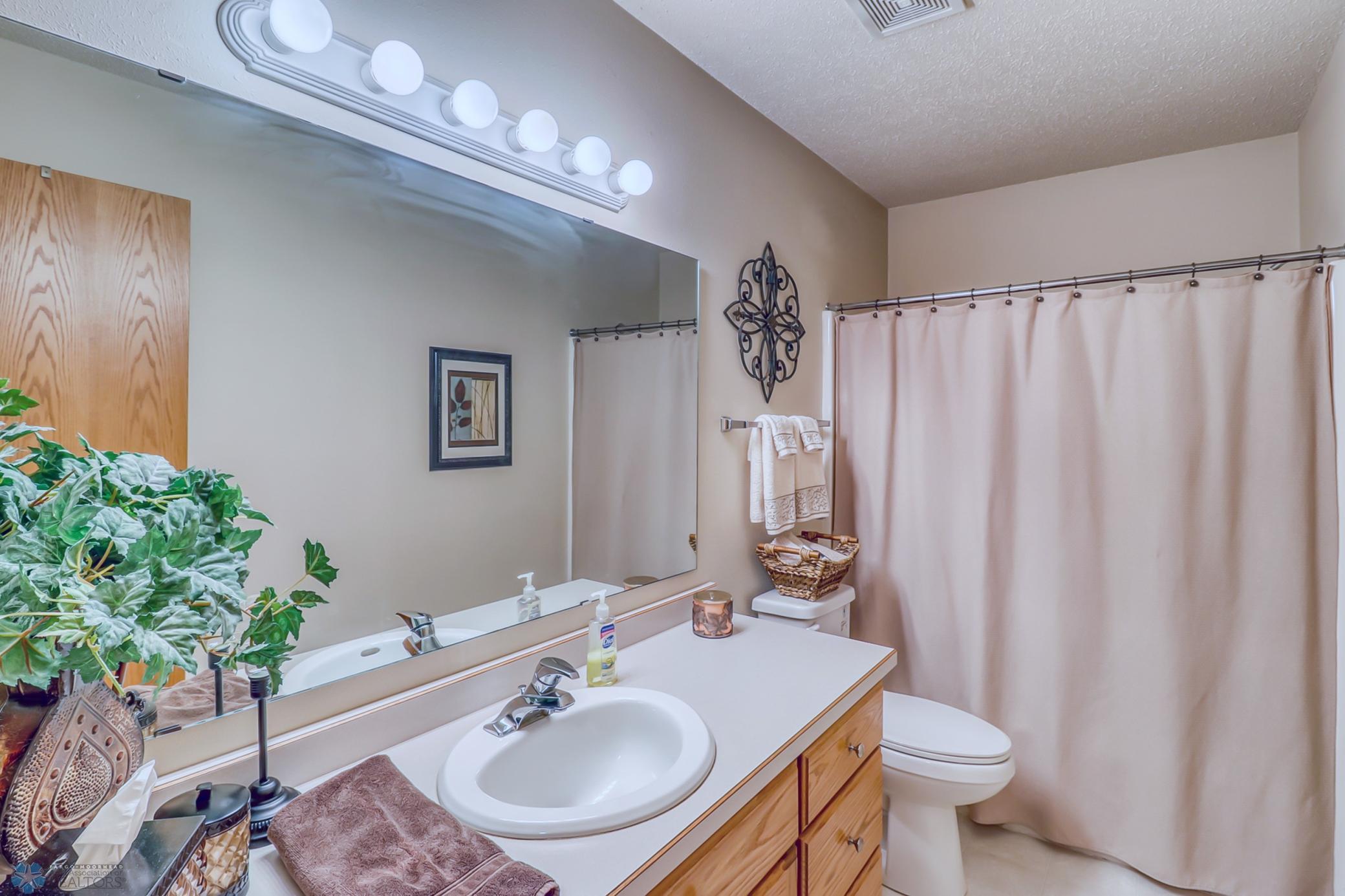 12BasementBath.jpg