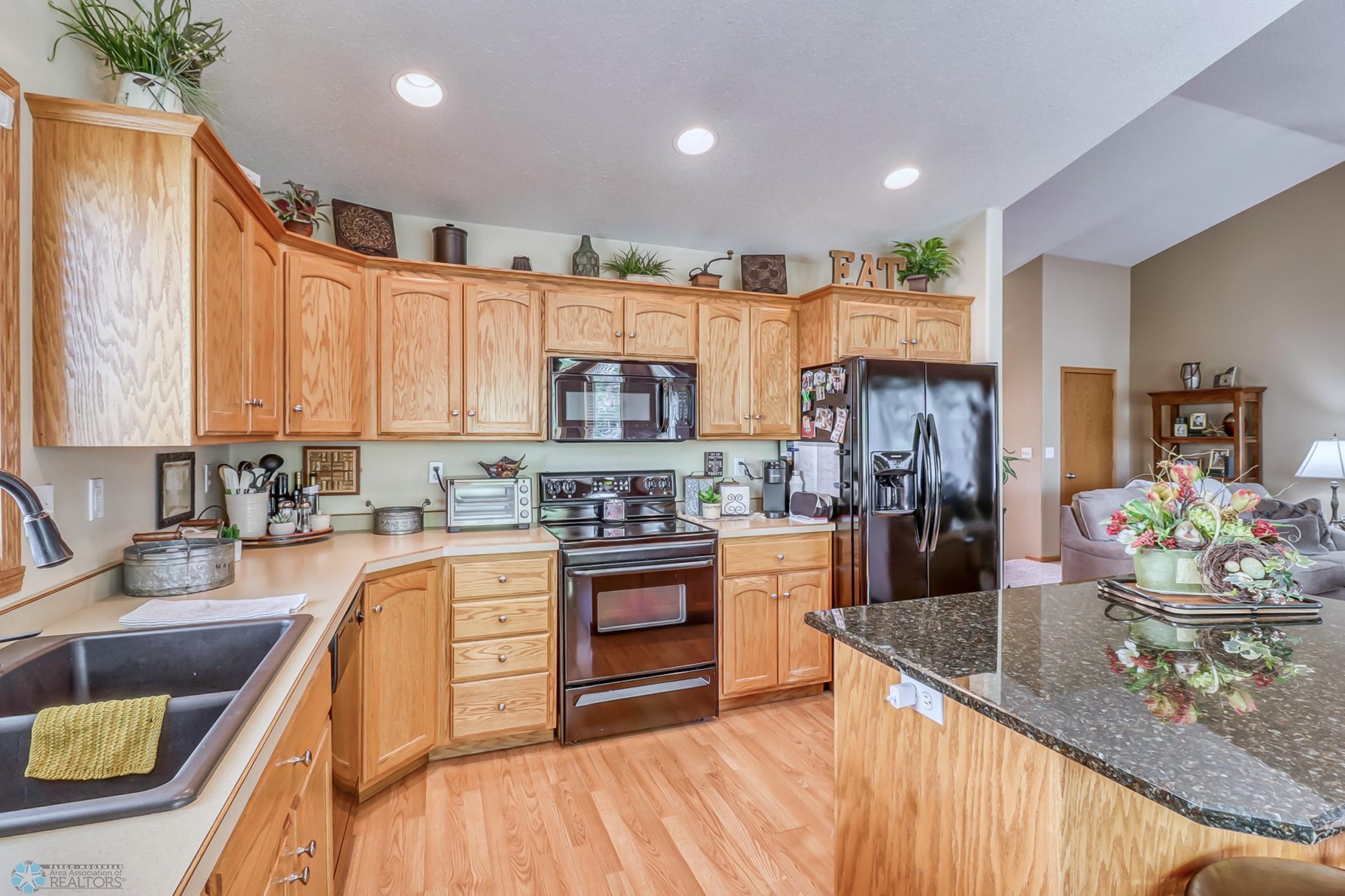 4Kitchen (2).jpg