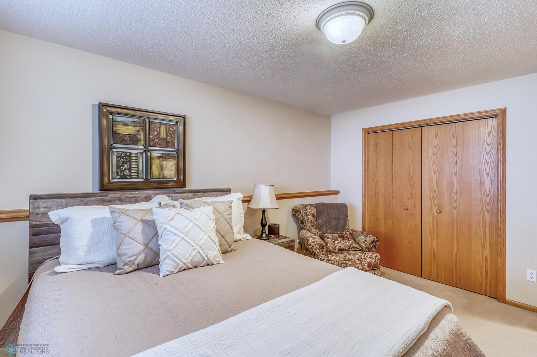 11BasementBed1 (2).jpg