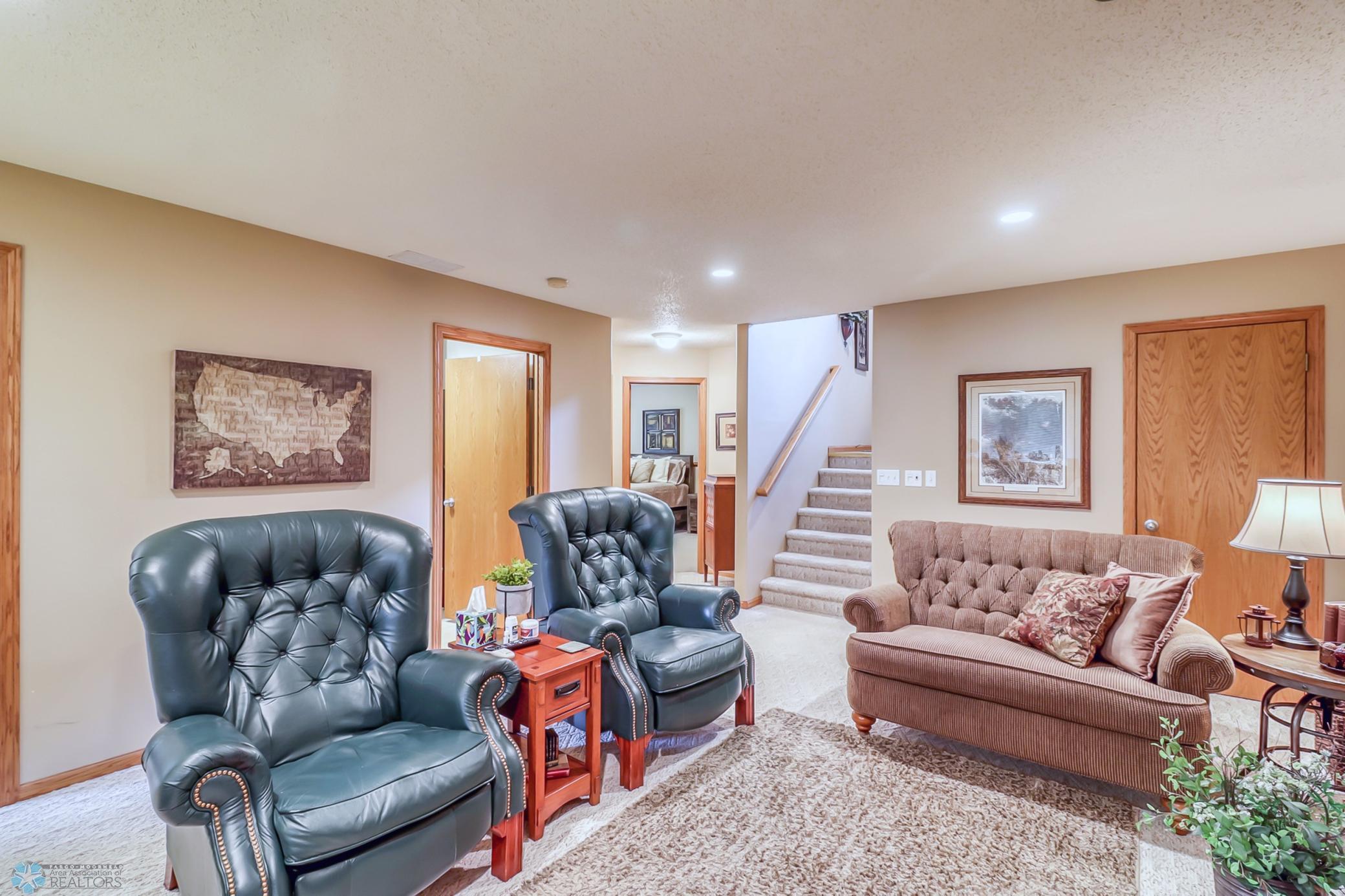 10BasementLiving (2).jpg