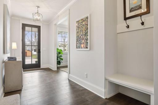 117 Walker Avenue N, Wayzata, MN 55391