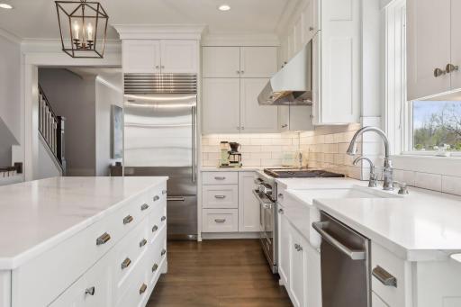 117 Walker Avenue N, Wayzata, MN 55391