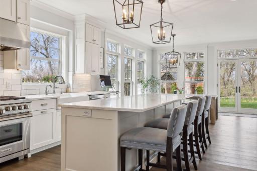 117 Walker Avenue N, Wayzata, MN 55391