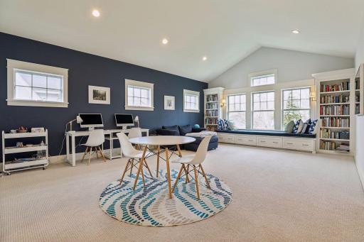 117 Walker Avenue N, Wayzata, MN 55391