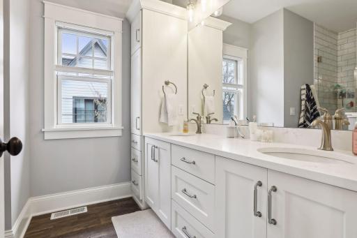 117 Walker Avenue N, Wayzata, MN 55391