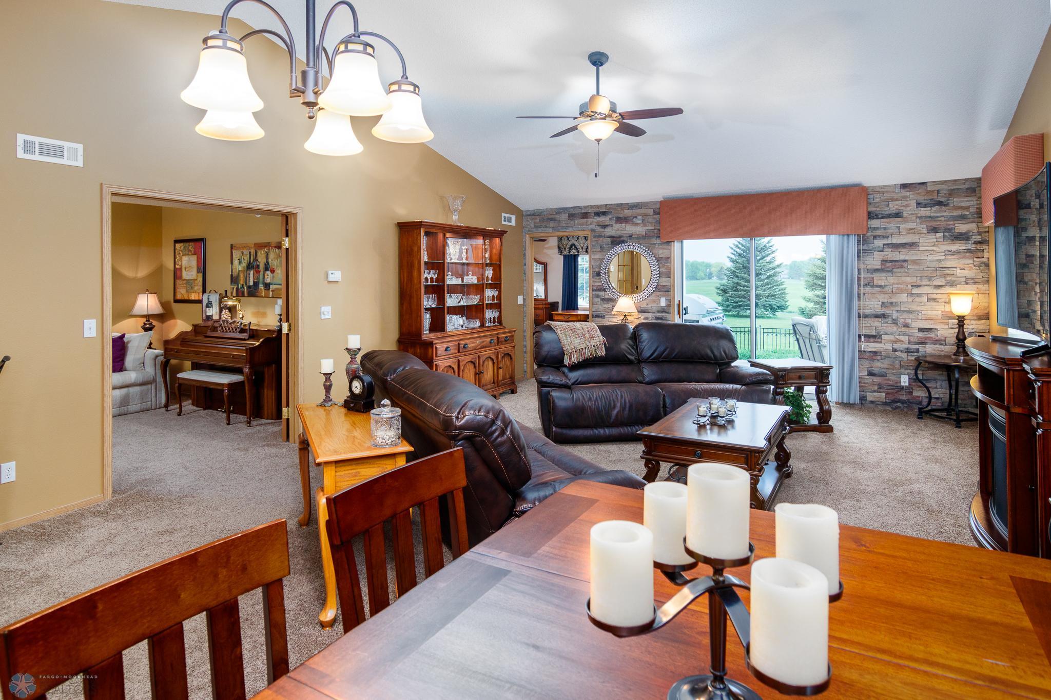Open concept w/ vaulted ceilings
