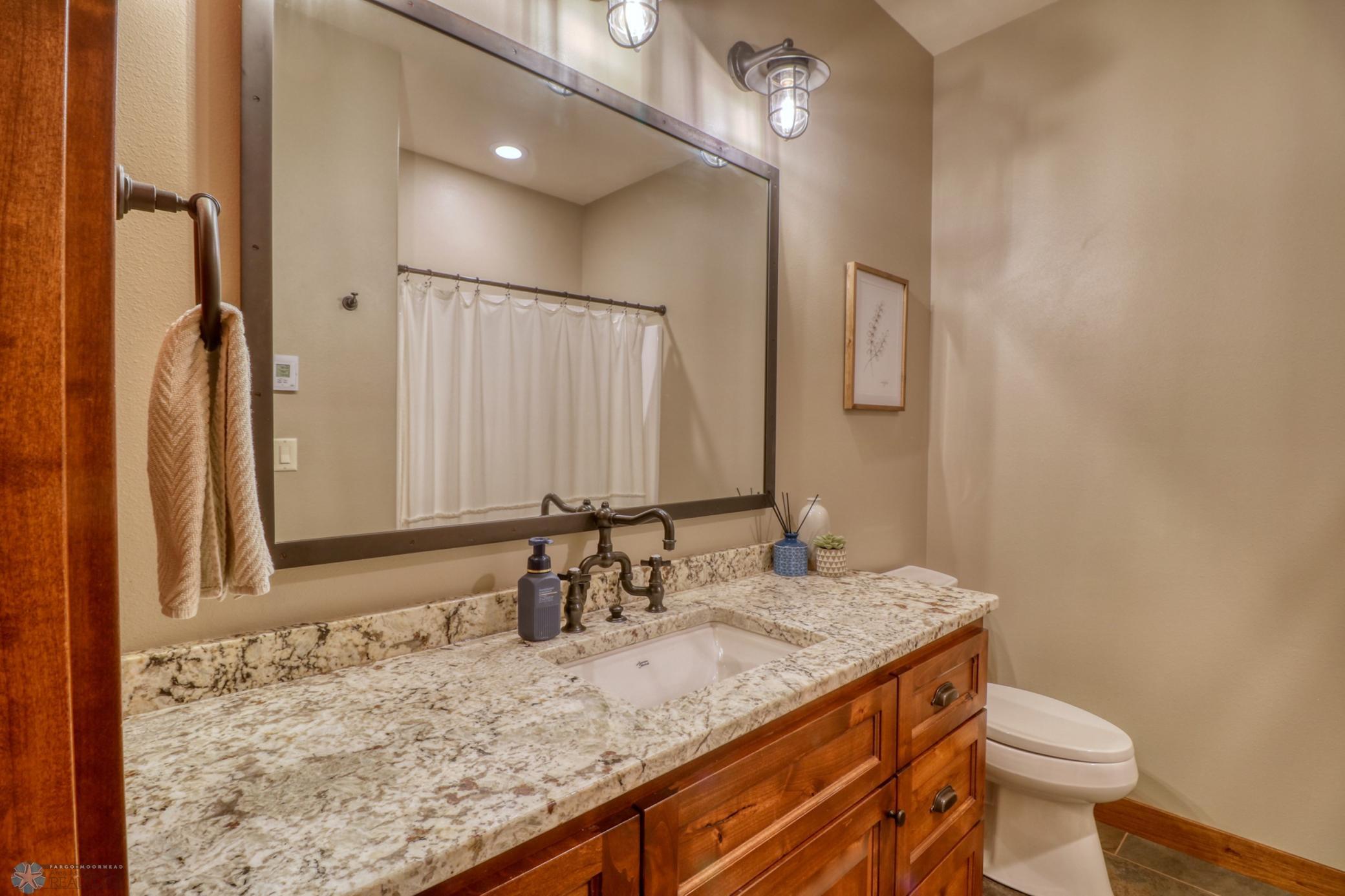 Bathroom1_2.jpg