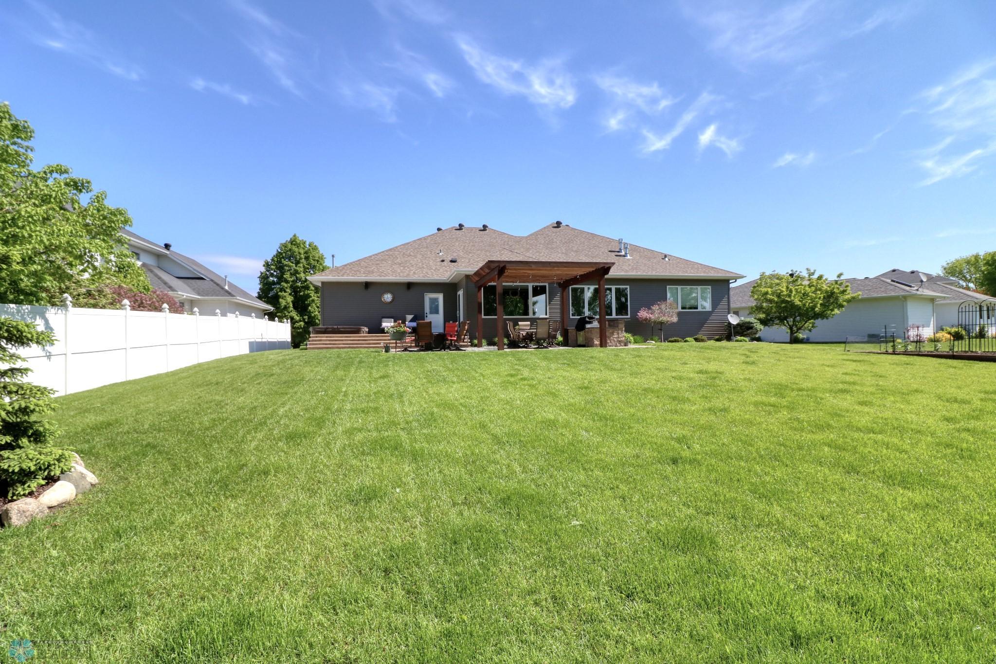 Backyard1_1.jpg
