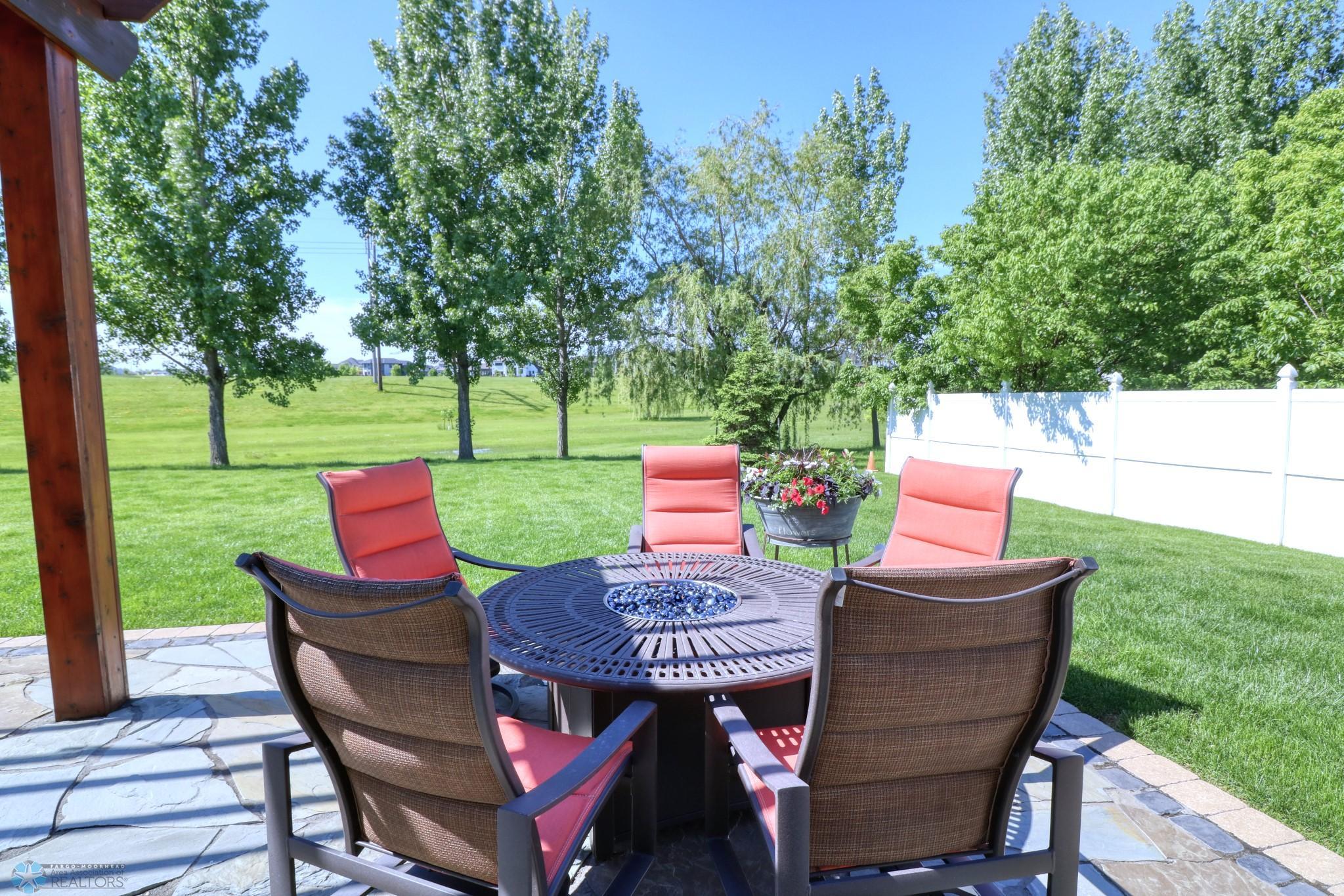 Backyard1_3.jpg