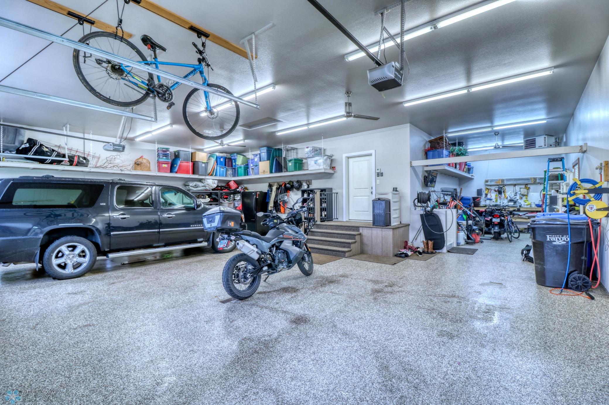 Garage1_2.jpg