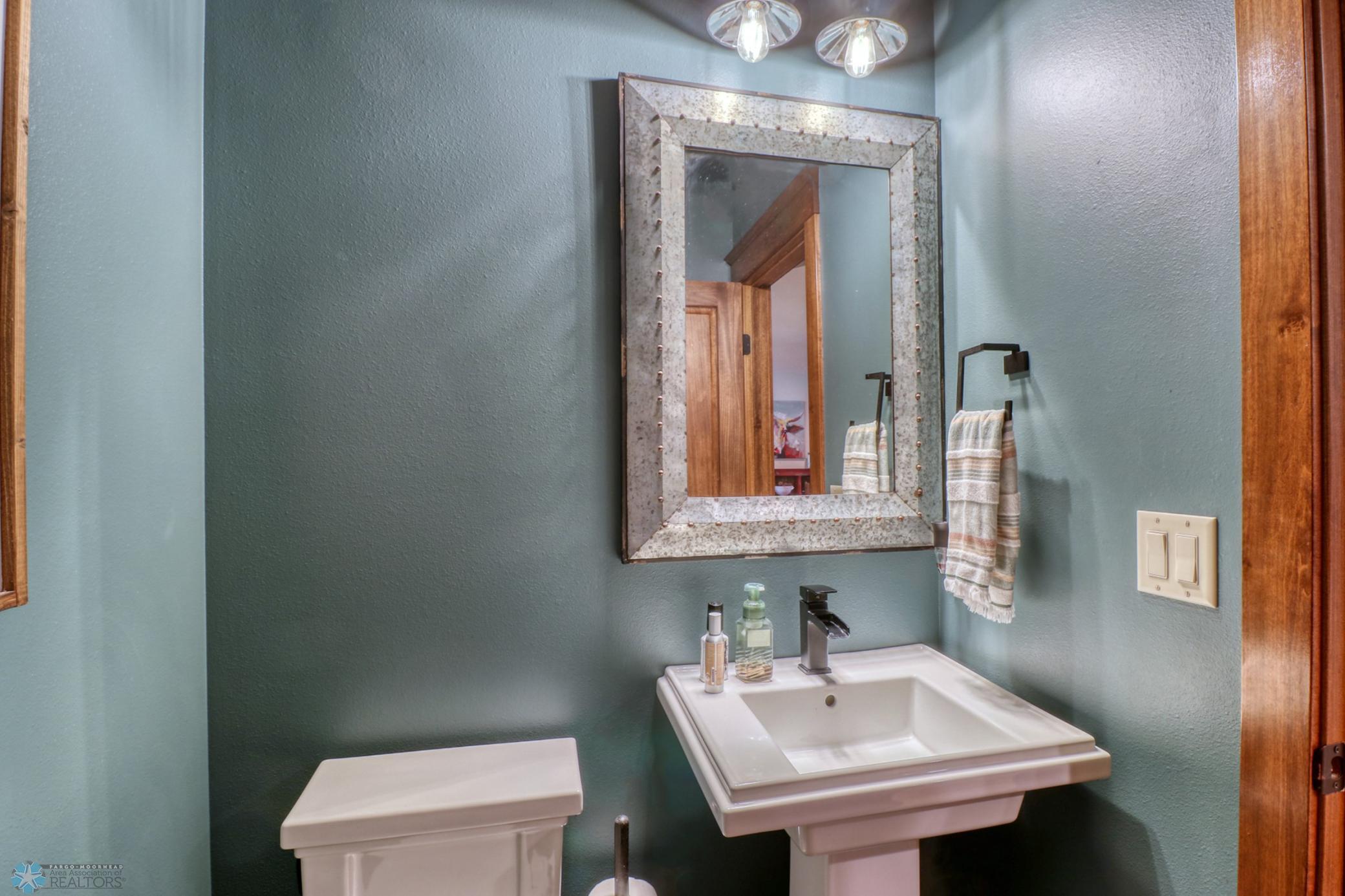 Half_bath.jpg