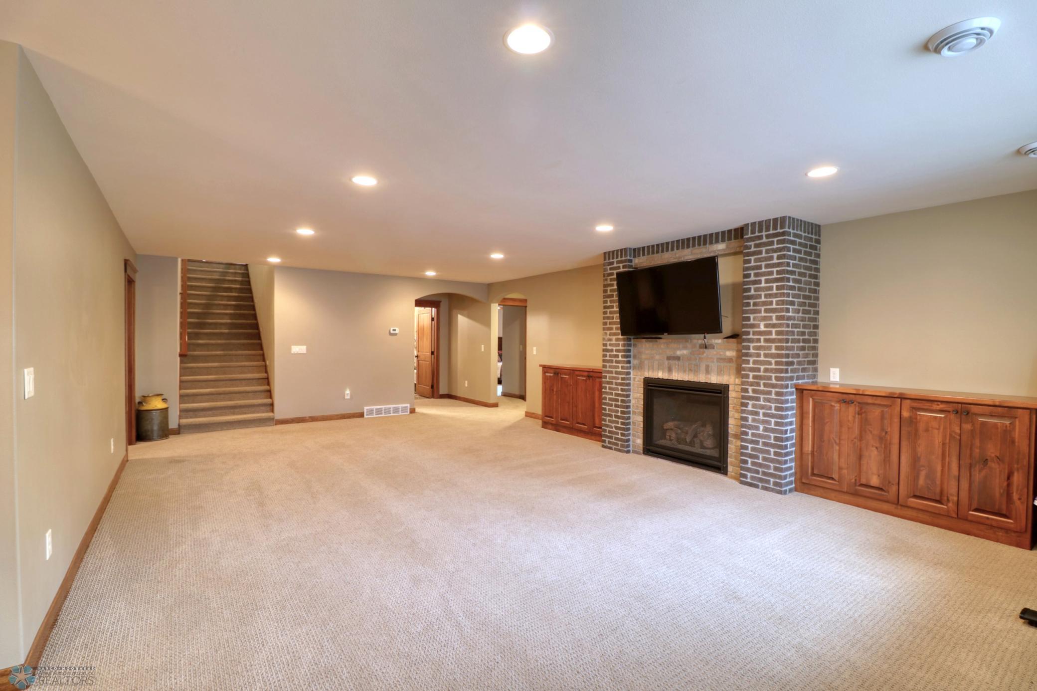 Basement1_1.jpg